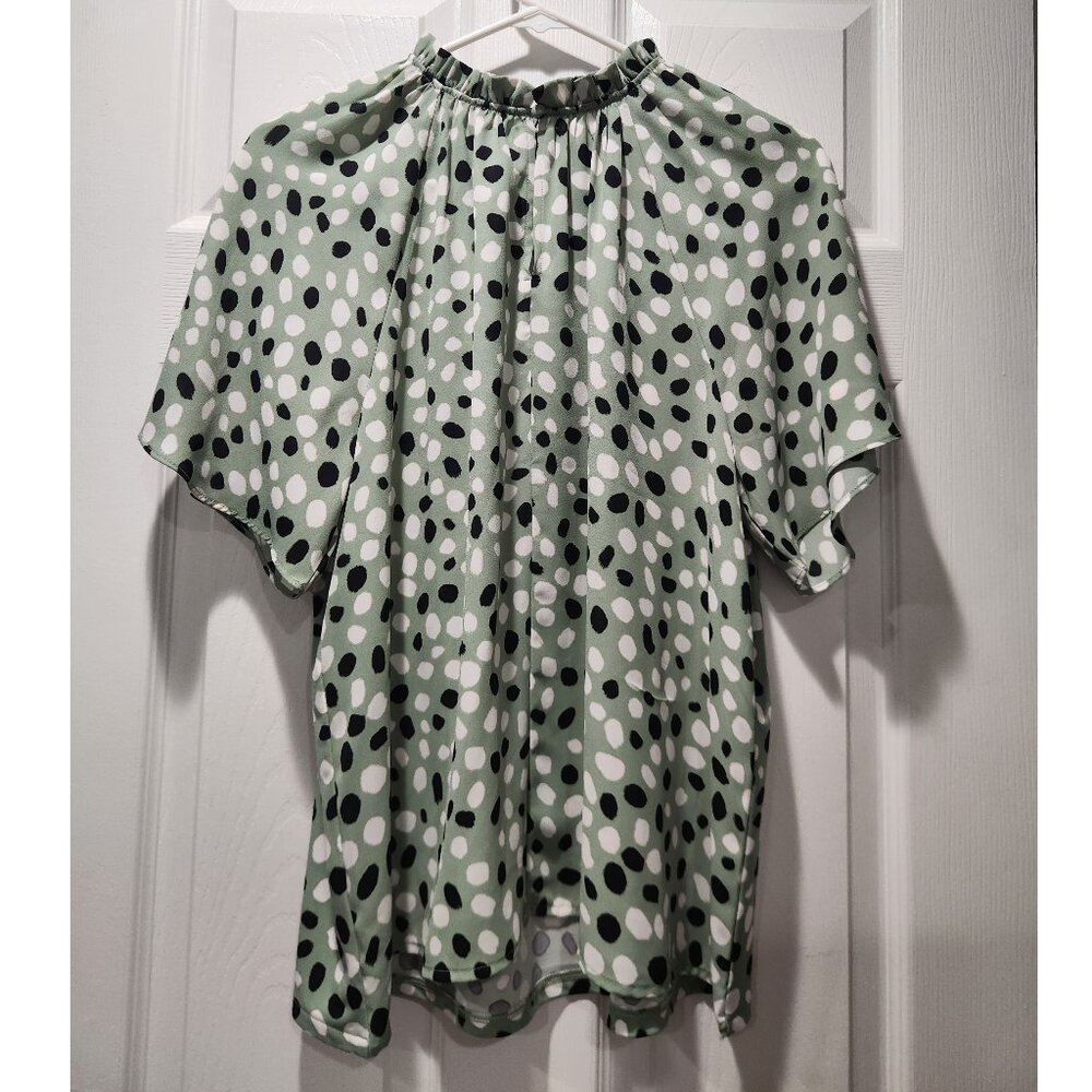 Ann Taylor Women's Sage Green and Cream top NEW